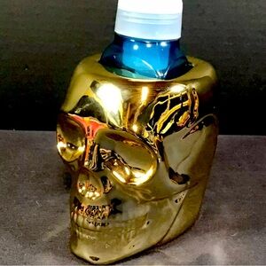 Bath and Body Works 2021 Gold Tone Shiny Skull Skelton Ceramic Soap Holder NEW